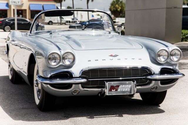 Chevrolet Corvette 1961 image number 10