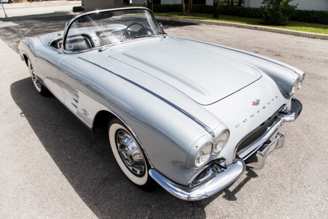 Chevrolet Corvette 1961 image number 2