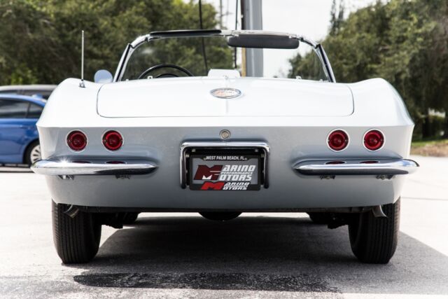 Chevrolet Corvette 1961 image number 41