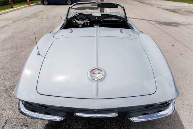 Chevrolet Corvette 1961 image number 47