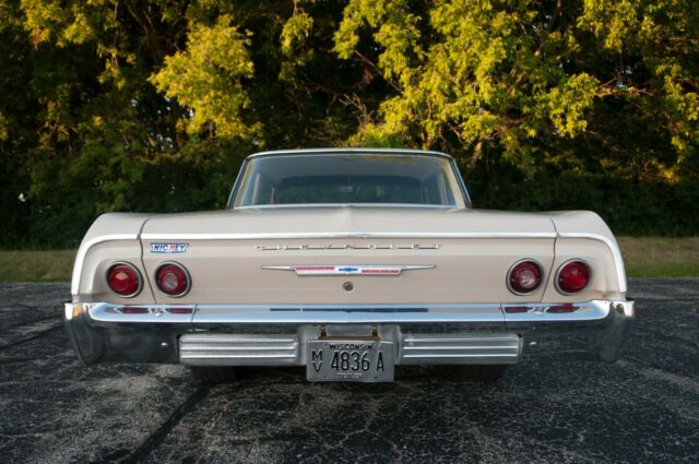 Chevrolet Bel Air/150/210 1964 image number 9