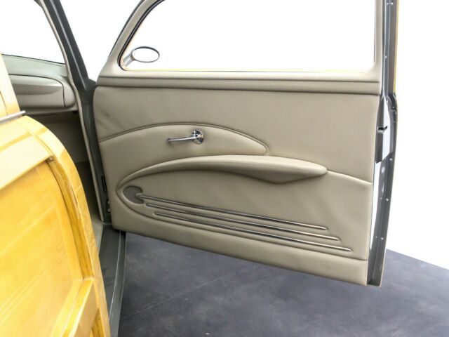 Ford WOODY 1951 image number 15