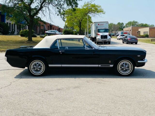 Ford Mustang 1966 image number 33