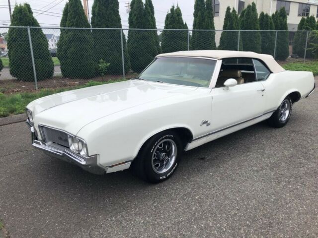 Oldsmobile Cutlass 1970 image number 2