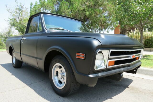 Chevrolet C-10 1967 image number 2