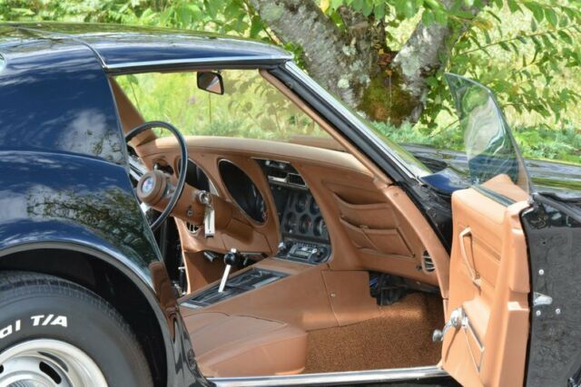 Chevrolet Corvette 1973 image number 18