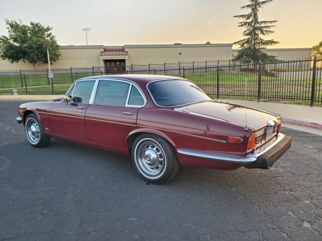 Jaguar XJ12 1977 image number 13