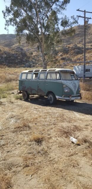 Volkswagen 21 Window Microbus Deluxe 1965 image number 1