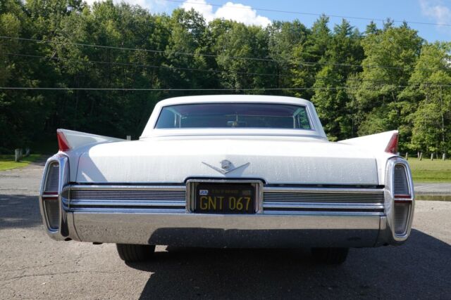 Cadillac DeVille Coupe 1964 image number 2