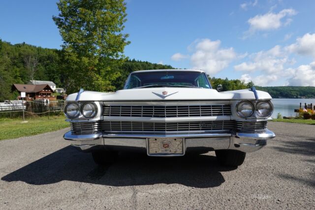 Cadillac DeVille Coupe 1964 image number 26