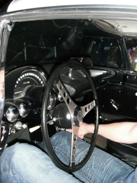 Chevrolet Corvette 1962 image number 9