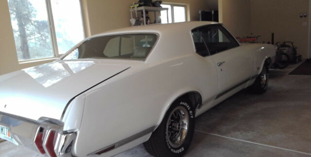 Oldsmobile Cutlass 1970 image number 13