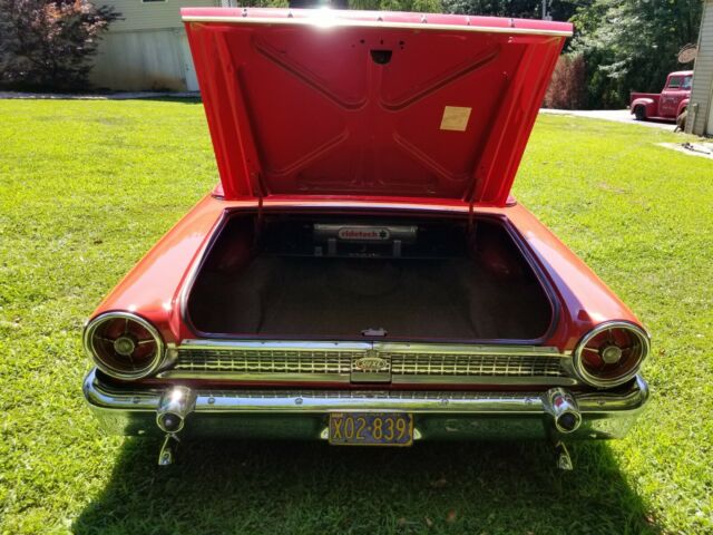 Ford Galaxie 1963 image number 21