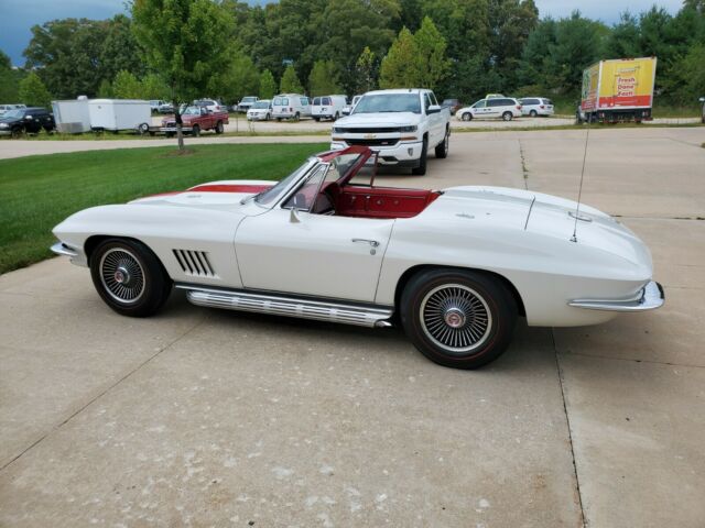 Chevrolet Corvette 1967 image number 12