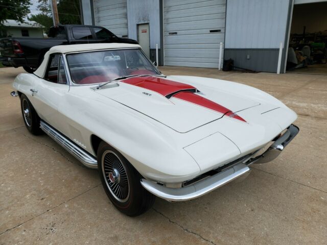 Chevrolet Corvette 1967 image number 25
