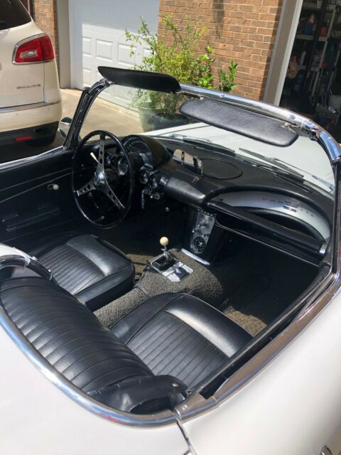 Chevrolet Corvette 1962 image number 0