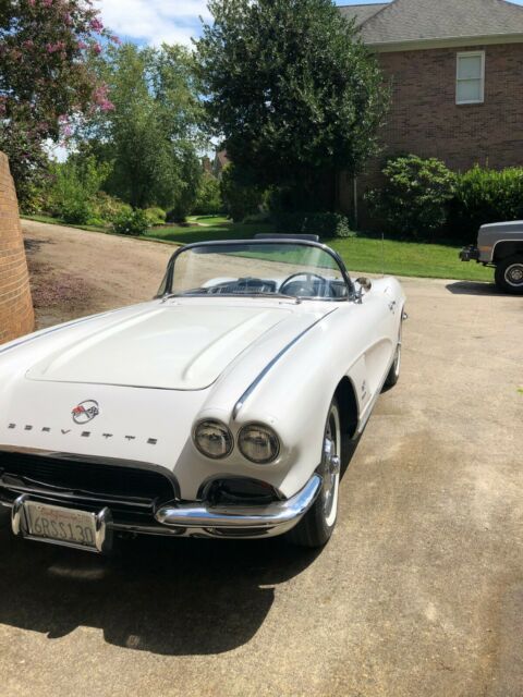 Chevrolet Corvette 1962 image number 6