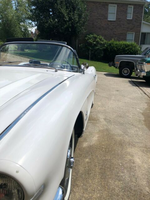 Chevrolet Corvette 1962 image number 9
