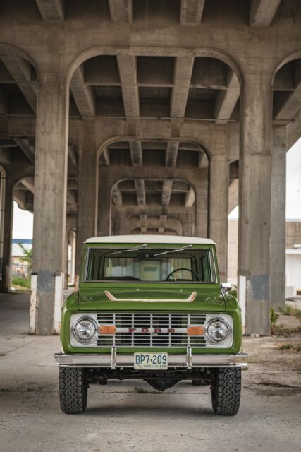 Ford Bronco 1975 image number 28