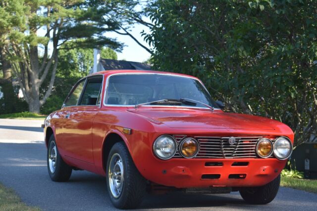 Alfa Romeo GTV 1974 image number 0