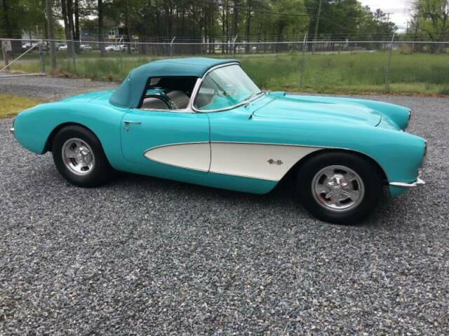 Chevrolet Corvette 1956 image number 32