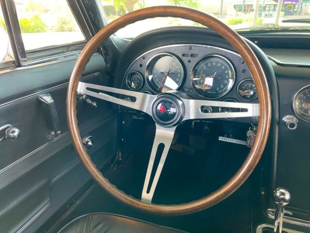 Chevrolet Corvette 1966 image number 41