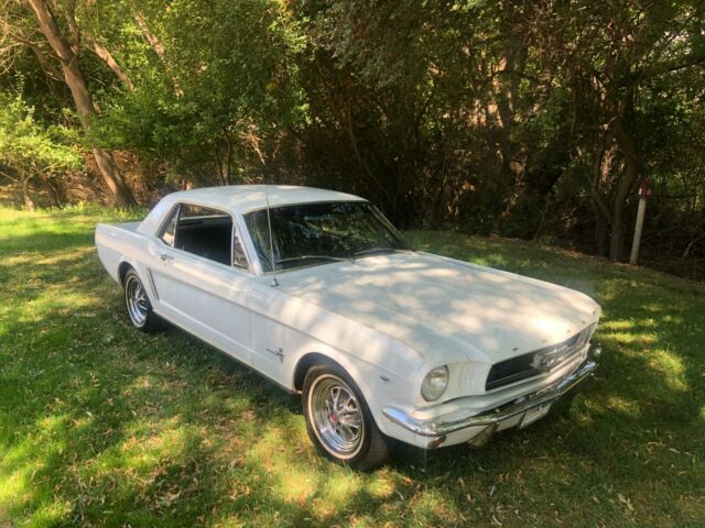 Ford Mustang 1965 image number 1