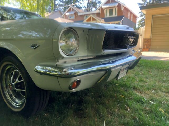 Ford Mustang 1965 image number 28