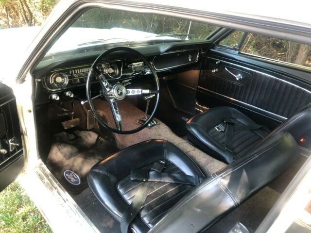 Ford Mustang 1965 image number 33