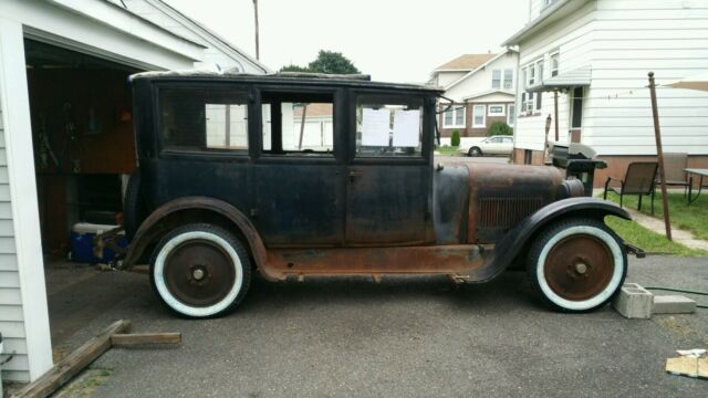 Dodge Sedan 1925 image number 0