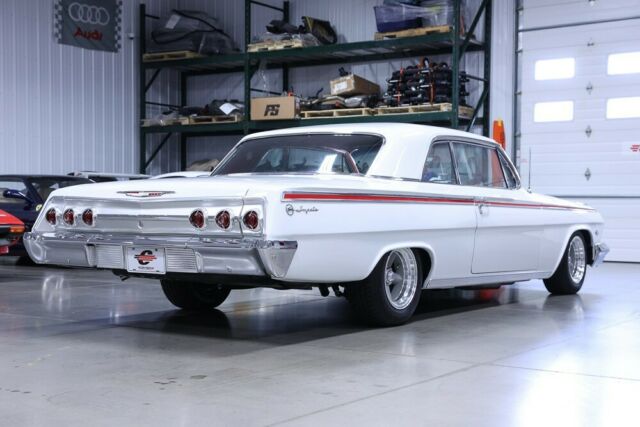 Chevrolet Impala 1962 image number 2