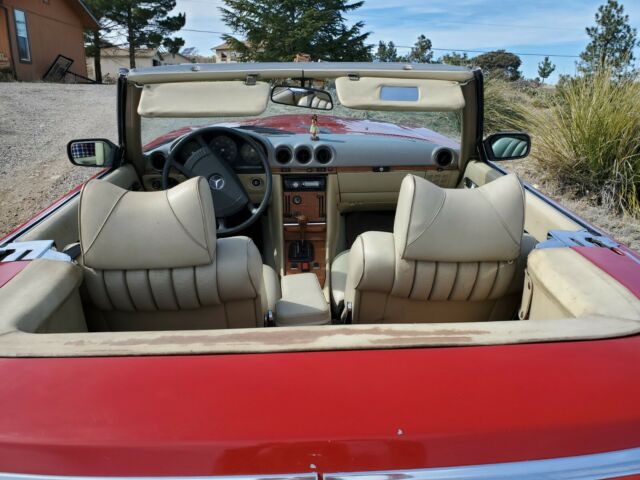 Mercedes-Benz SL-Class 1975 image number 13