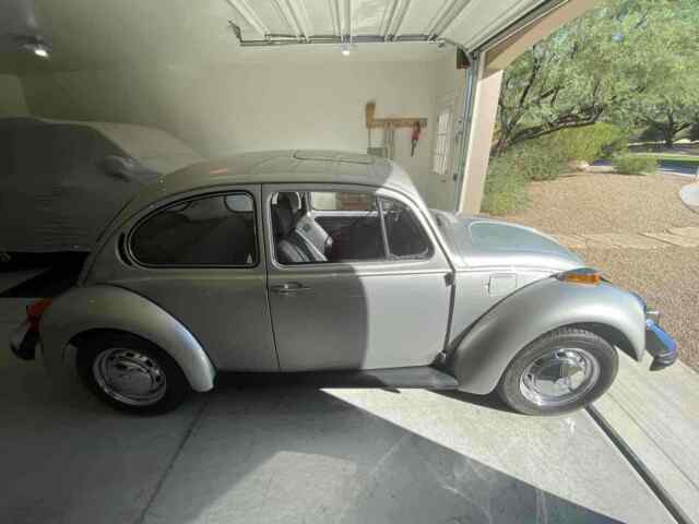 Volkswagen Beetle (1977) 1977 image number 2