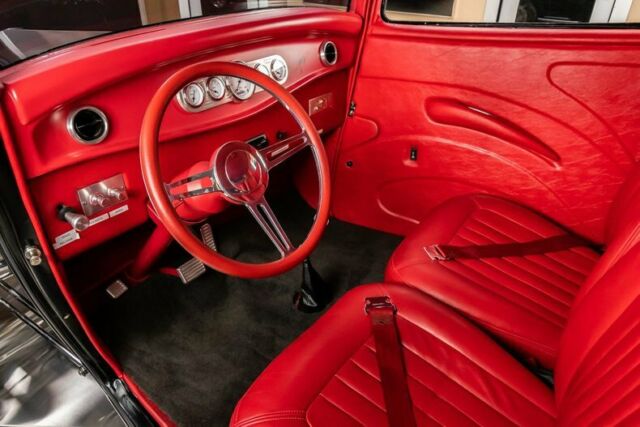 Ford 3-Window 1932 image number 1