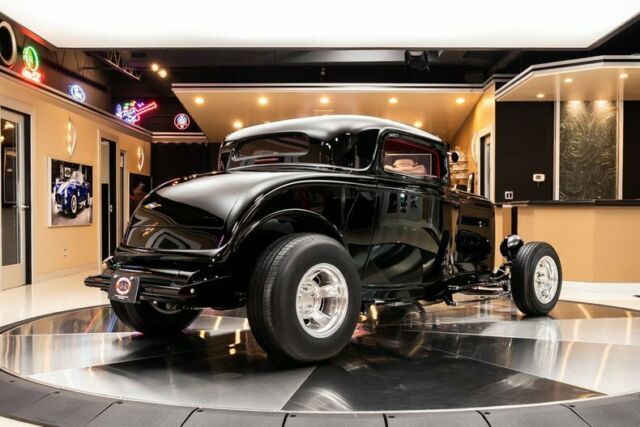 Ford 3-Window 1932 image number 10