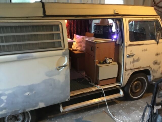 Volkswagen Bus/Vanagon 1971 image number 1