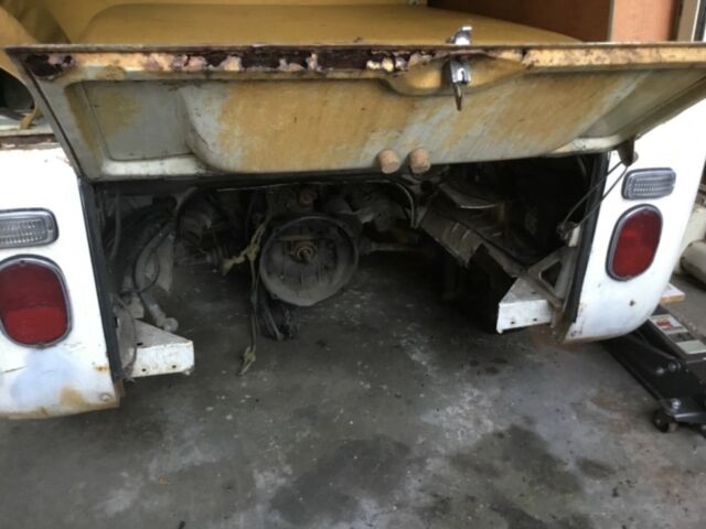 Volkswagen Bus/Vanagon 1971 image number 10