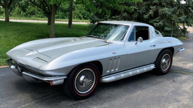 Chevrolet Corvette 1965 image number 1