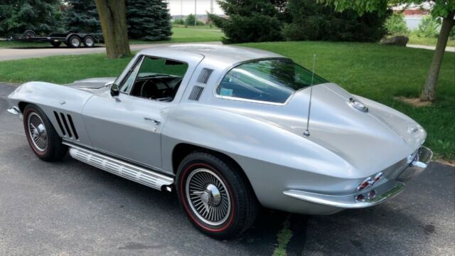 Chevrolet Corvette 1965 image number 2