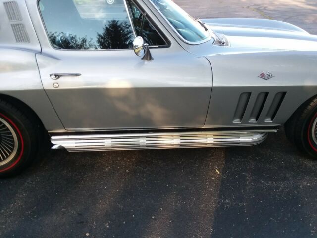 Chevrolet Corvette 1965 image number 31