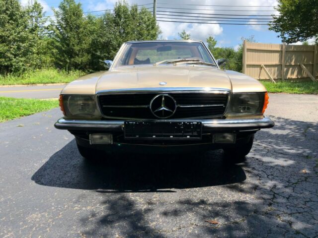 Mercedes-Benz SL-Class 1972 image number 16