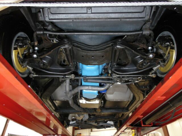 Chevrolet Corvette 1977 image number 18