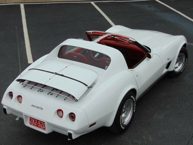 Chevrolet Corvette 1977 image number 25