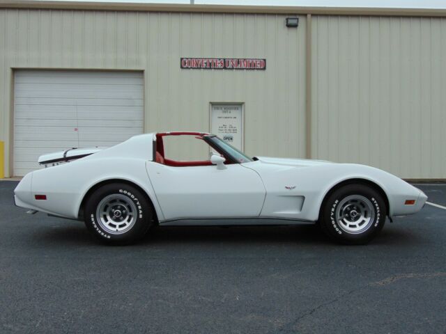 Chevrolet Corvette 1977 image number 28