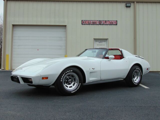 Chevrolet Corvette 1977 image number 30