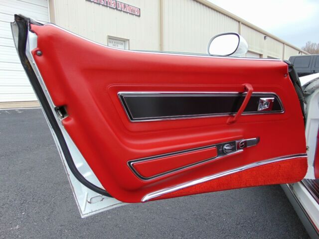 Chevrolet Corvette 1977 image number 38