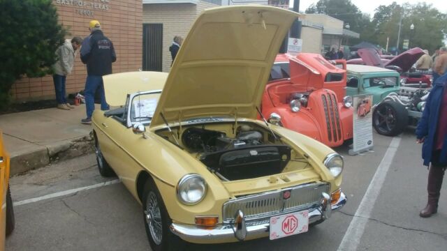 MG MGB 1969 image number 14