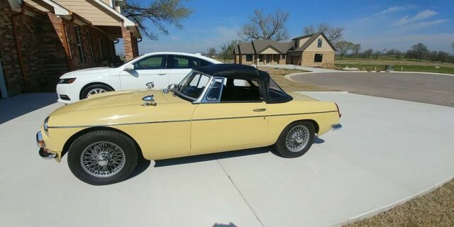 MG MGB 1969 image number 35
