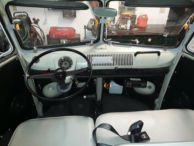 Volkswagen Bus/Vanagon 1966 image number 19