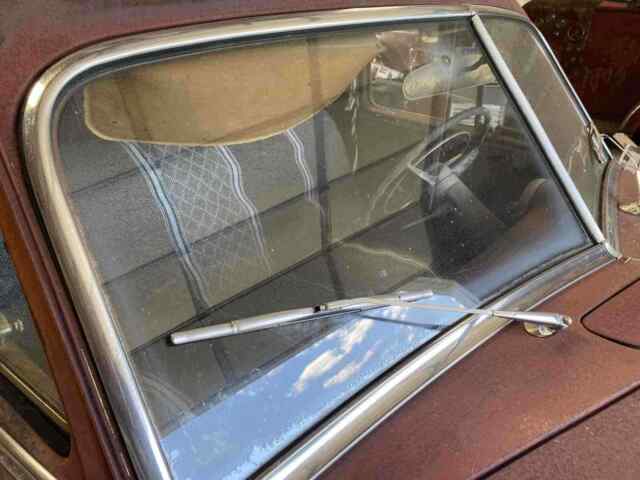 Dodge Coronet 1951 image number 29